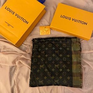 Brand new never used Louis Vuitton Scarf